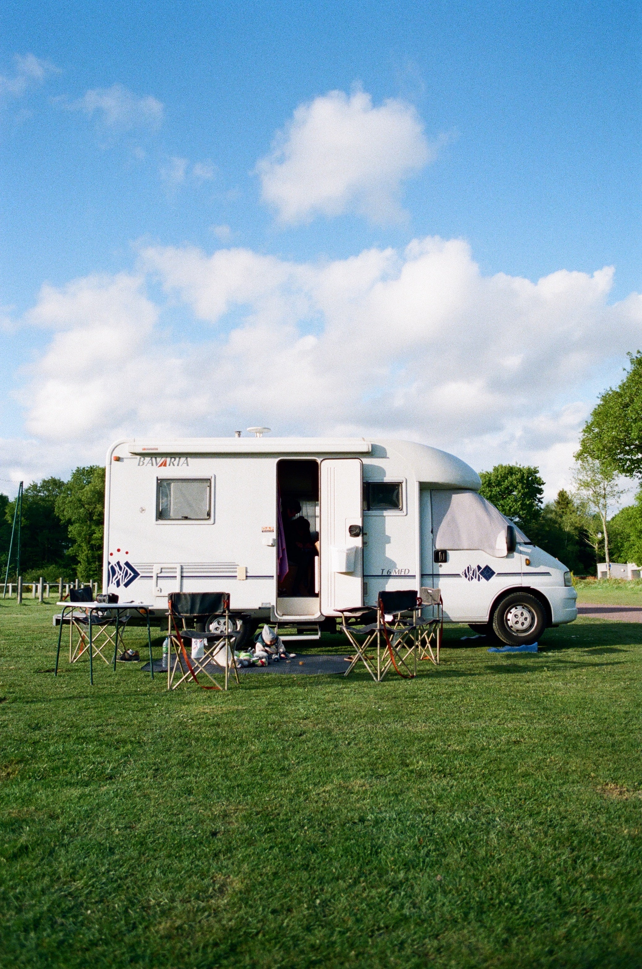 Alt image